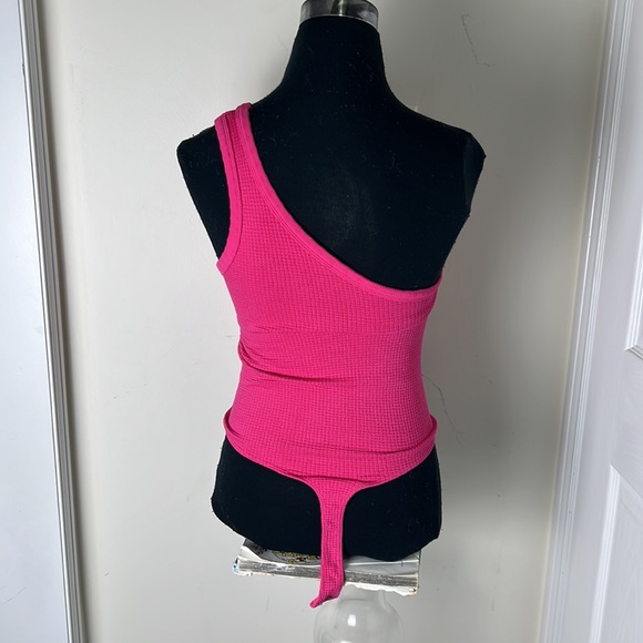 Sugar Rain Stretchy Barbie Pink One Shoulder Bodysuit Size M/L - Picture 9 of 11